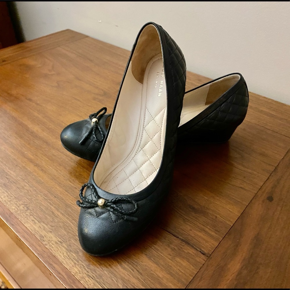 Cole Haan Black Quilted Wedge Shoe - size 9 - EUC